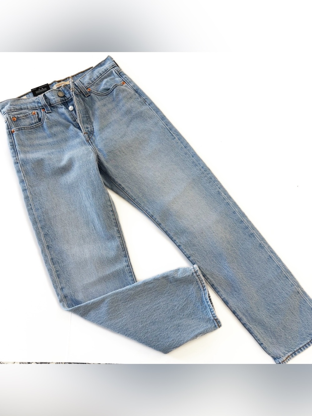 Levi’s Premium Wedgie Jeans Womens 26 Button Fly Straight New